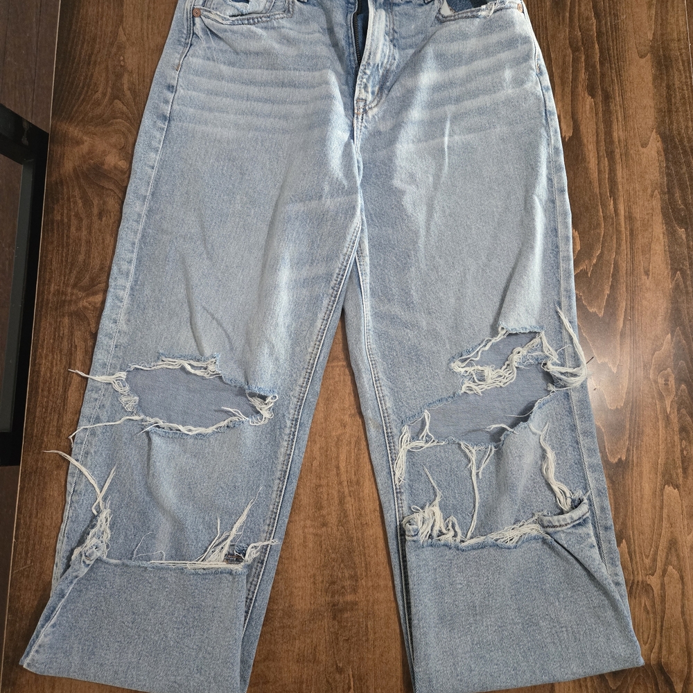 American Eagle Super High Rise Baggy Straight Distressed Jeans